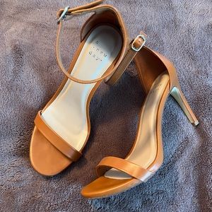 A NEW DAY Heel